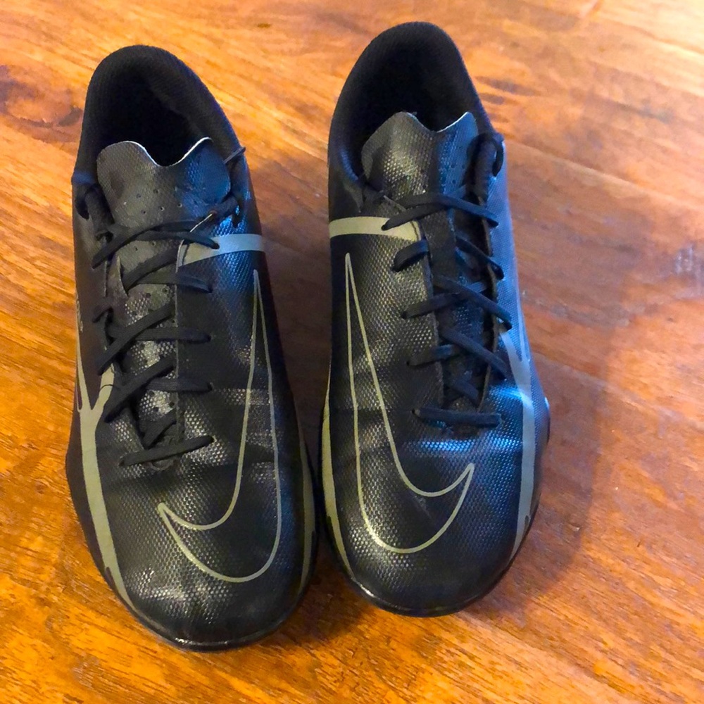 Boys Soccor Cleats size 5.5Y